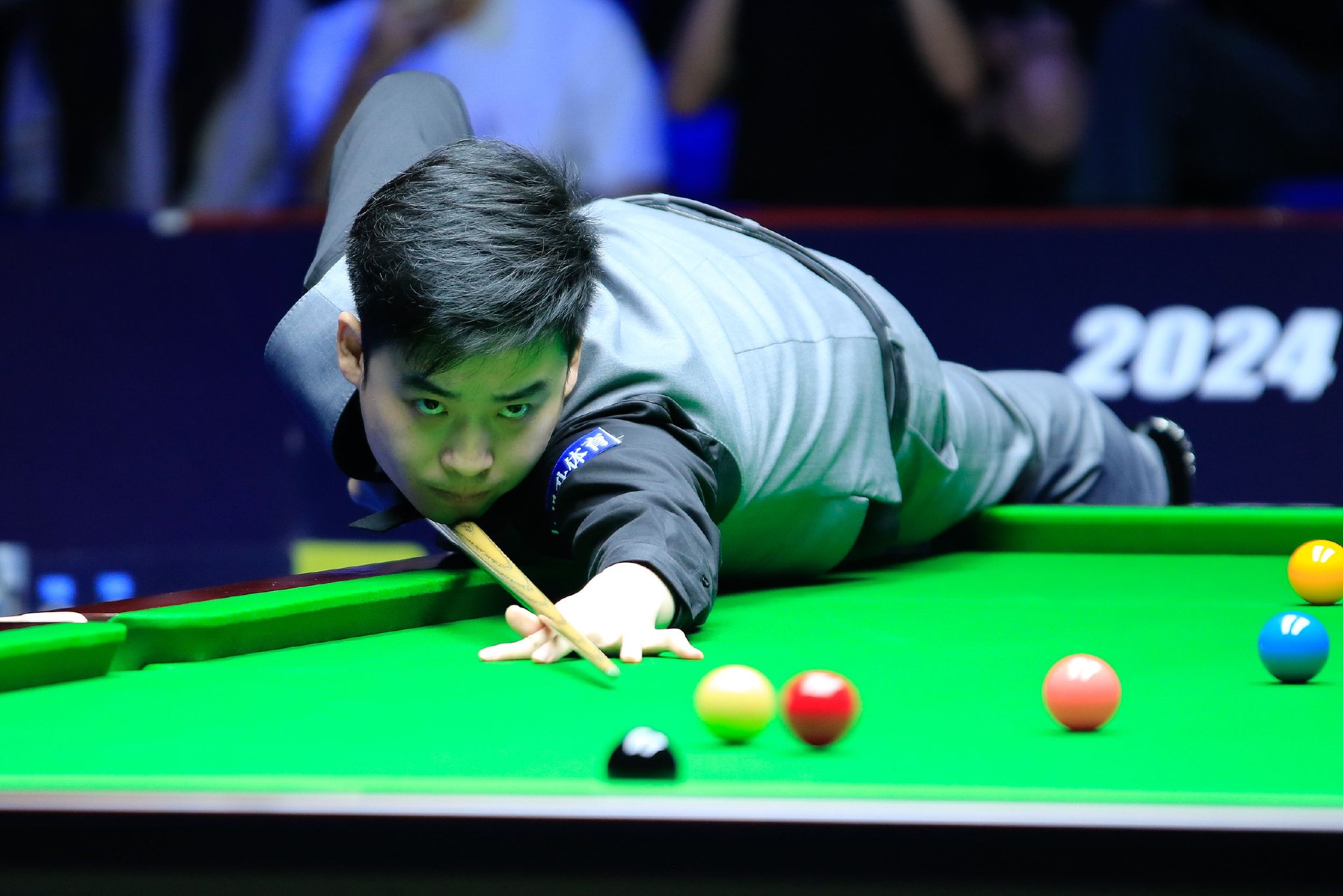 在绿茵场上 在绿茵场上