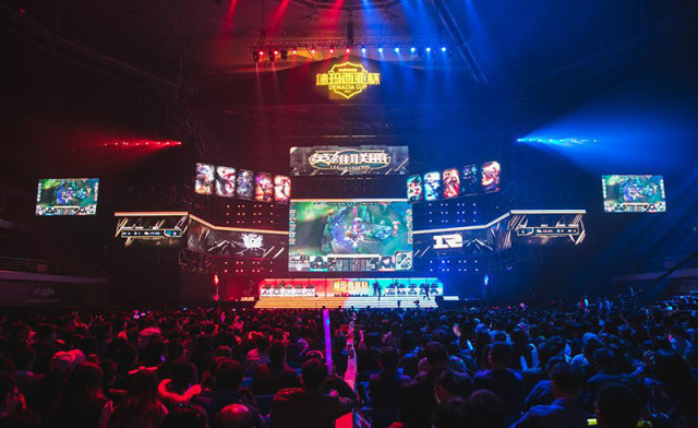 刻引发了球 刻引发了球